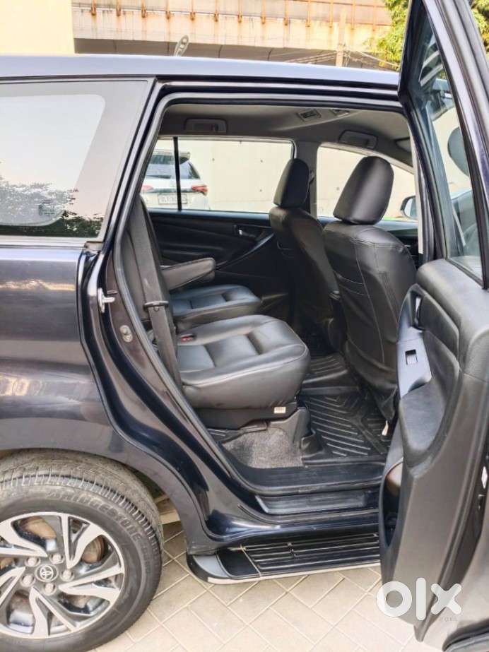 Toyota Innova Crysta 2.7 Gx Limited Edition At 7 Str, 2022, Petrol