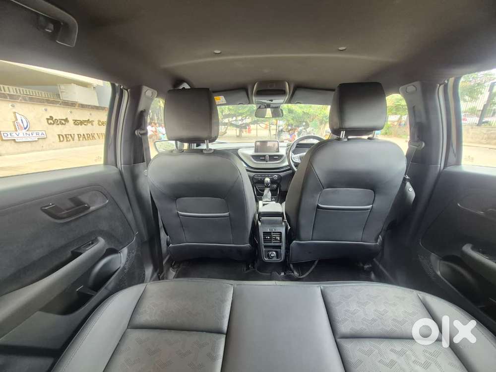 Tata Altroz 1.2 Xza Plus Dark Edition Dct, 2022, Petrol