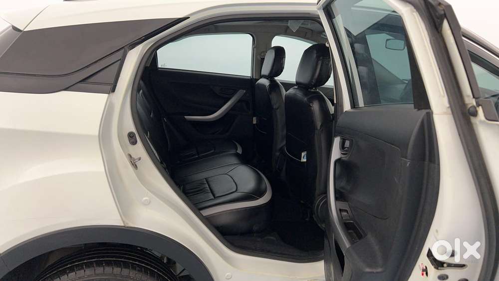 Tata Nexon 1.2 Revotron Xm (s), 2023, Petrol