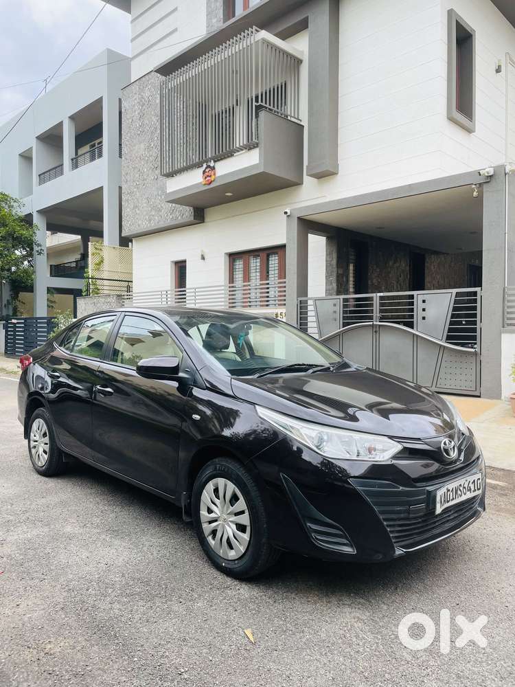Toyota Yaris J Cvt, 2018, Petrol