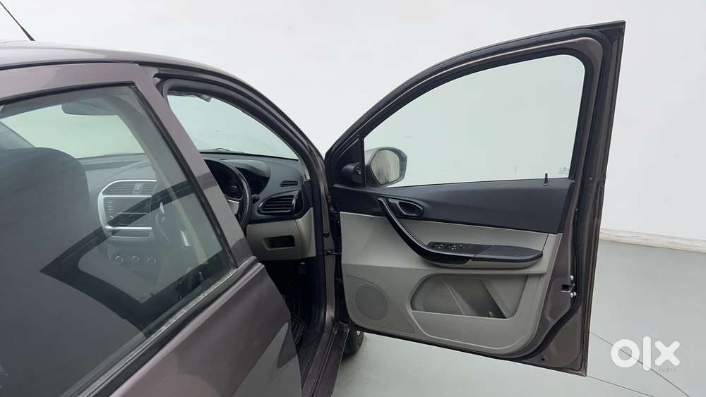 Tata Tiago 1.2 Revotron Xt, 2017, Petrol