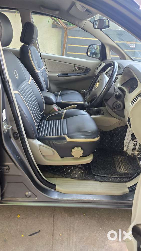 Toyota Innova 2.5 G (diesel) 7 Seater Bs Iv, 2011, Diesel