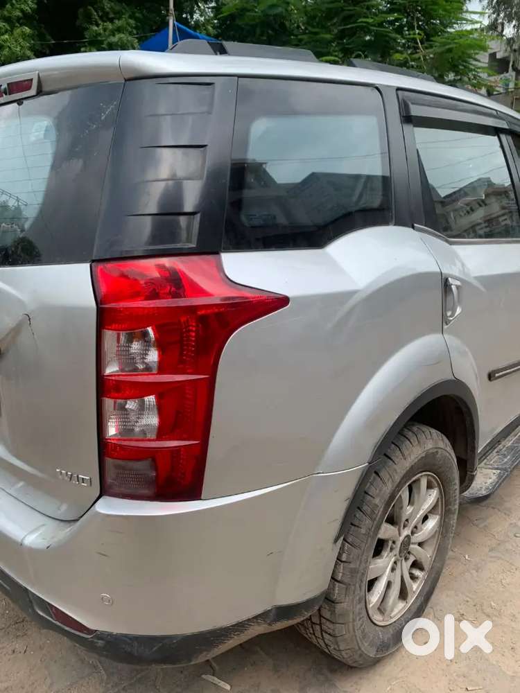 Mahindra Xuv500 W10 2016