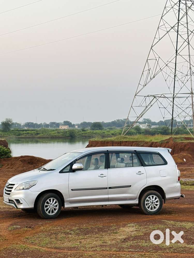Toyota Innova 2.5 V 8 Str, 2012, Diesel