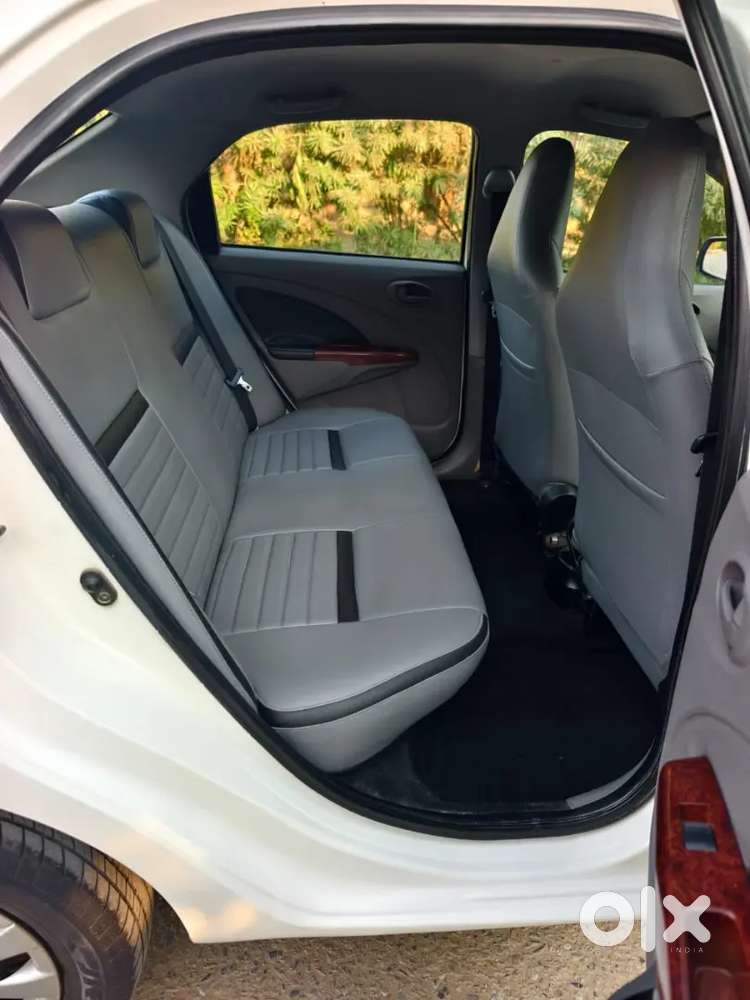 Toyota Etios [2010-2012] Petrol