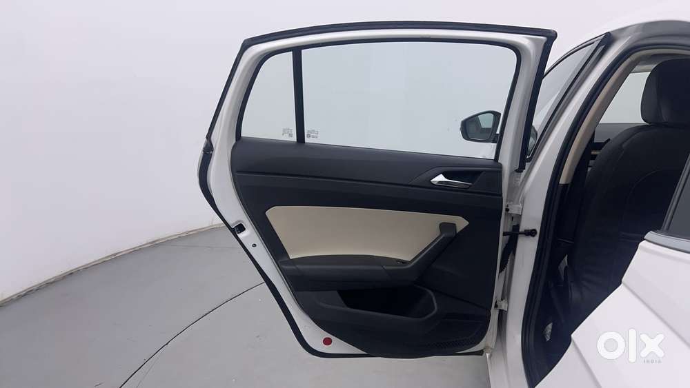 Skoda Slavia Style 1.0l Tsi Mt, 2022, Petrol