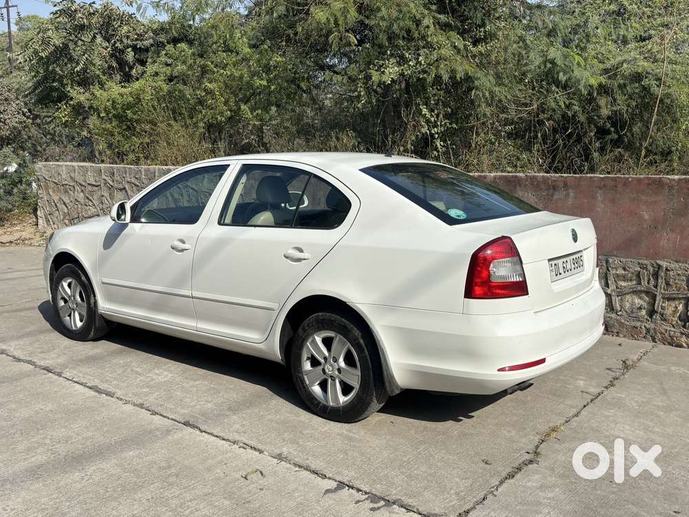 Skoda Laura 1.8 Tsi Ambition, 2011, Petrol