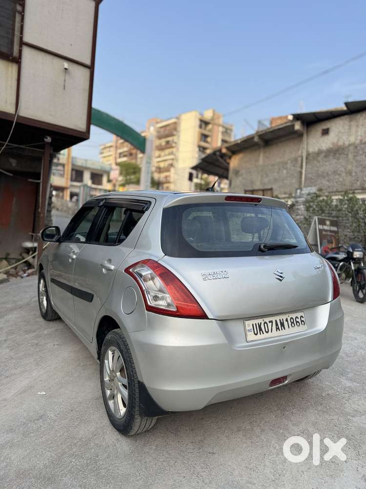 Maruti Suzuki Swift Amt Vvt Zxi, 2012, Petrol
