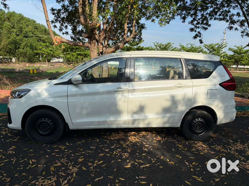 Maruti Ertiga Petrol 2022
