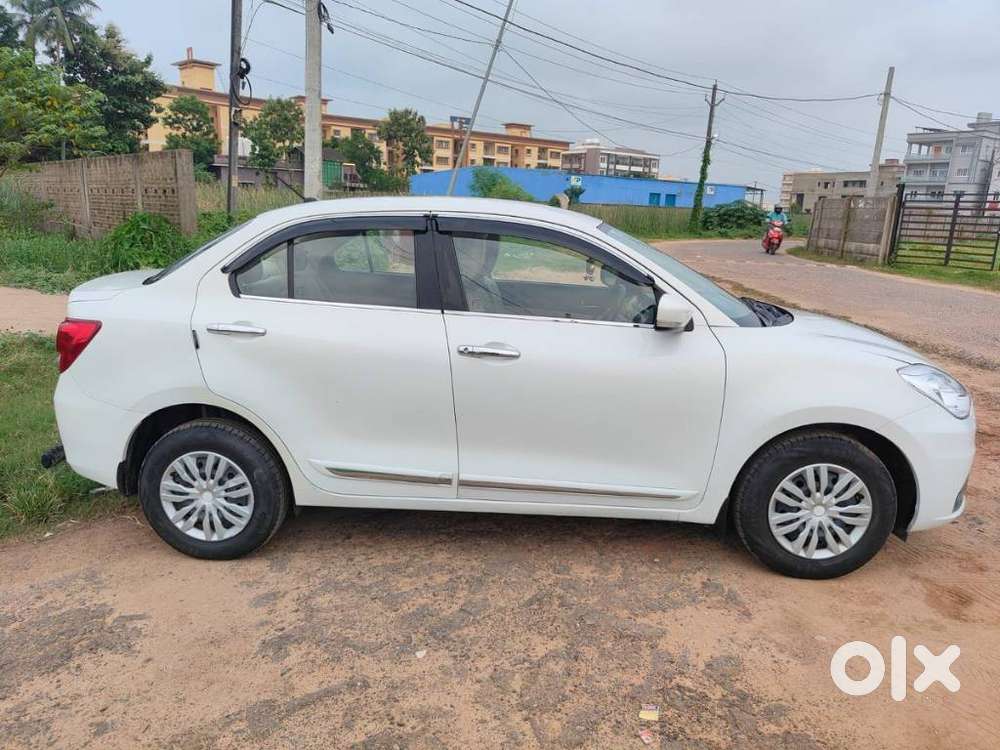 Maruti Suzuki Dzire 1.2 Vxi, 2022, Petrol