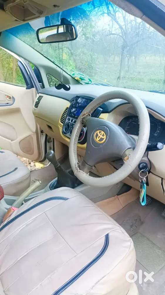 Toyota Innova 2010
