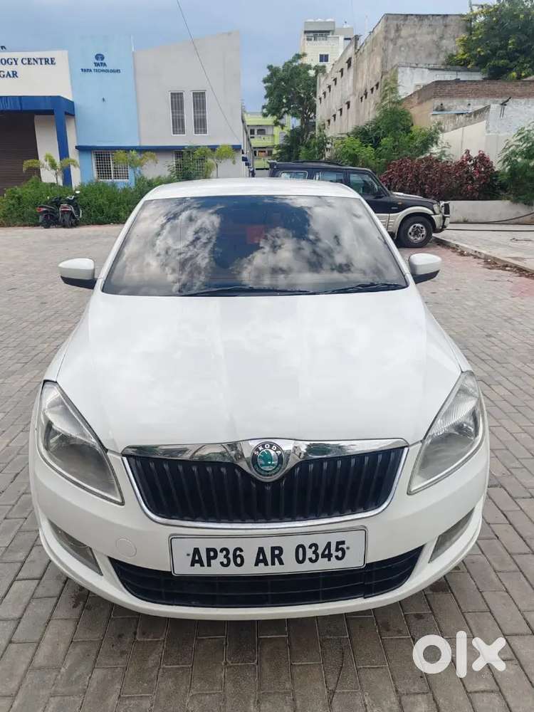 Skoda Rapid Elegance 2012