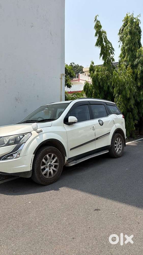 Mahindra Xuv W10 2015