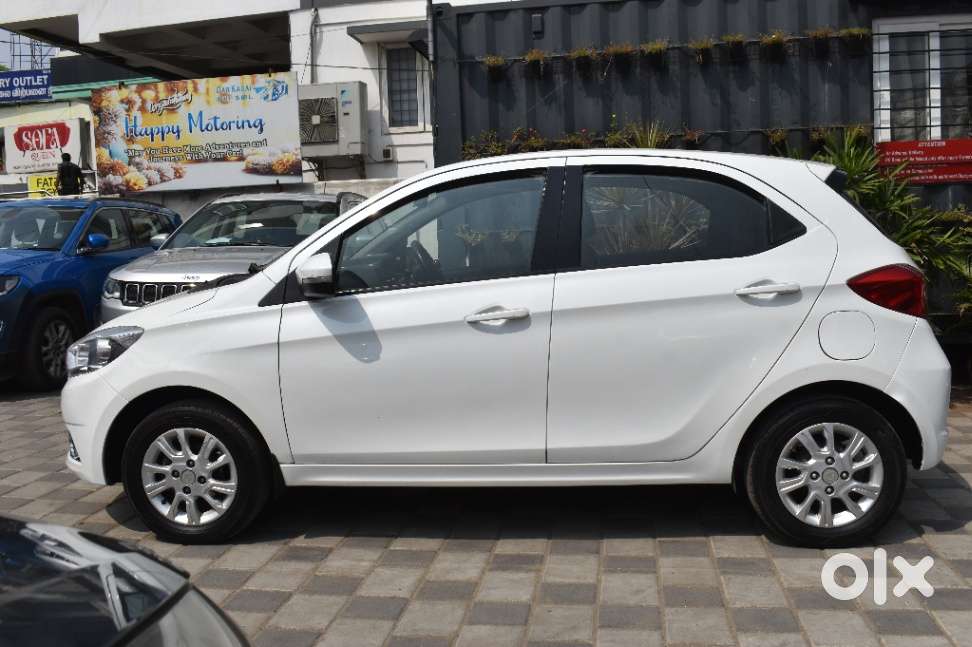 Tata Tiago 1.2 Revotron Xza, 2017, Petrol