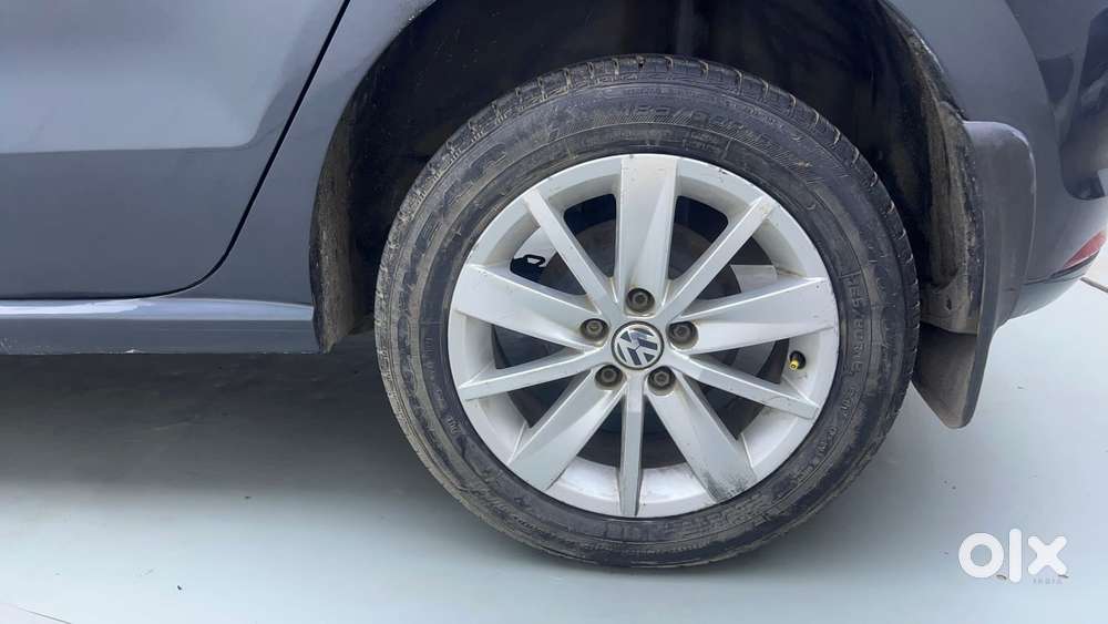 Volkswagen Polo Petrol Highline 1.2l, 2015, Petrol