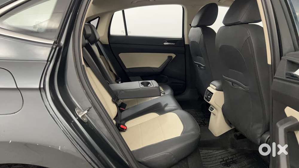 Skoda Slavia Style 1.0l Tsi At, 2022, Petrol