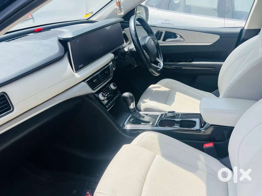 Mahindra Xuv700 2.2 Ax 7 Diesel At Luxury Pack Str, 2024, Diesel