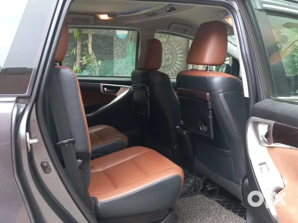 Toyota Innova Crysta 2.8 Zx Automatic Top Model