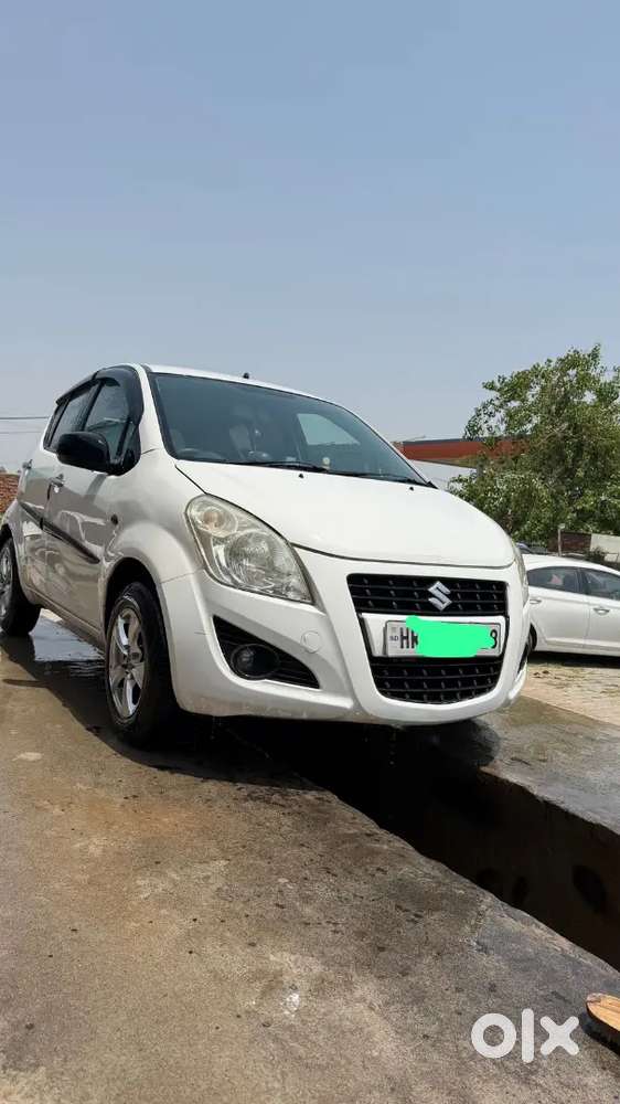 Saf H Gadi. 4 Alloy, All Power Window, Badiya Music System Hai.