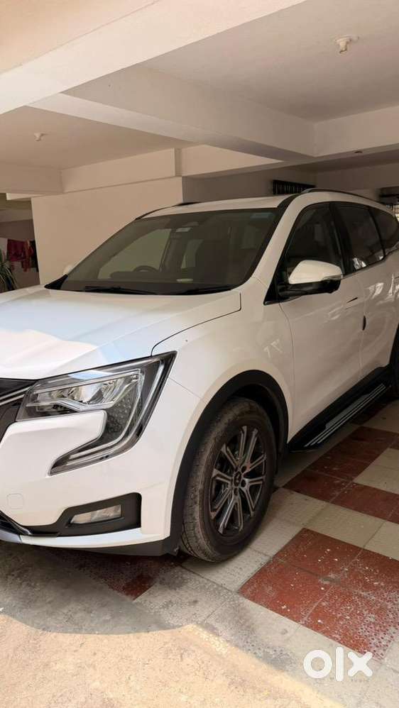 Mahindra Xuv700 2023 Petrol 5610 Km Driven