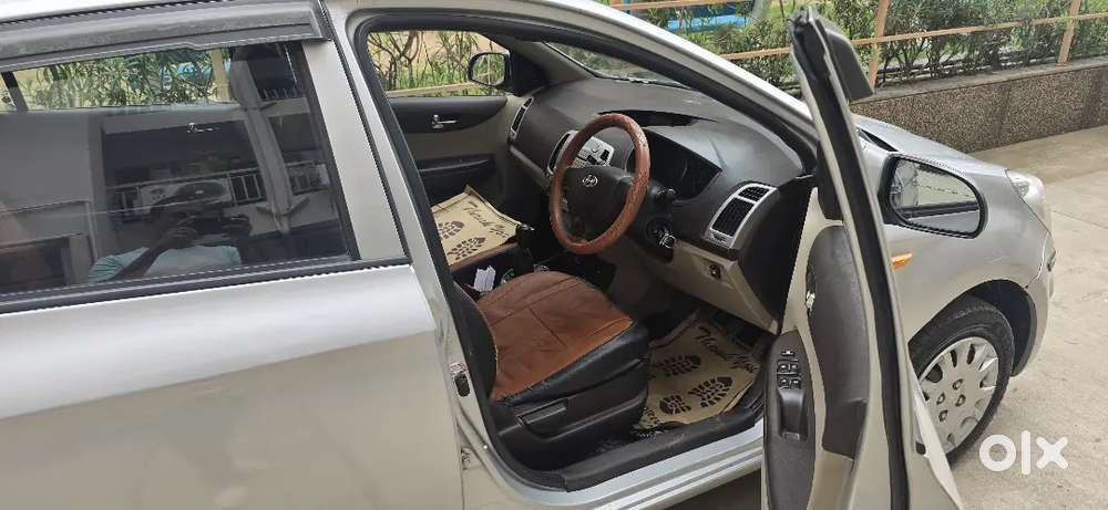 Urgent Hyundai I20 Magna 2011 Car