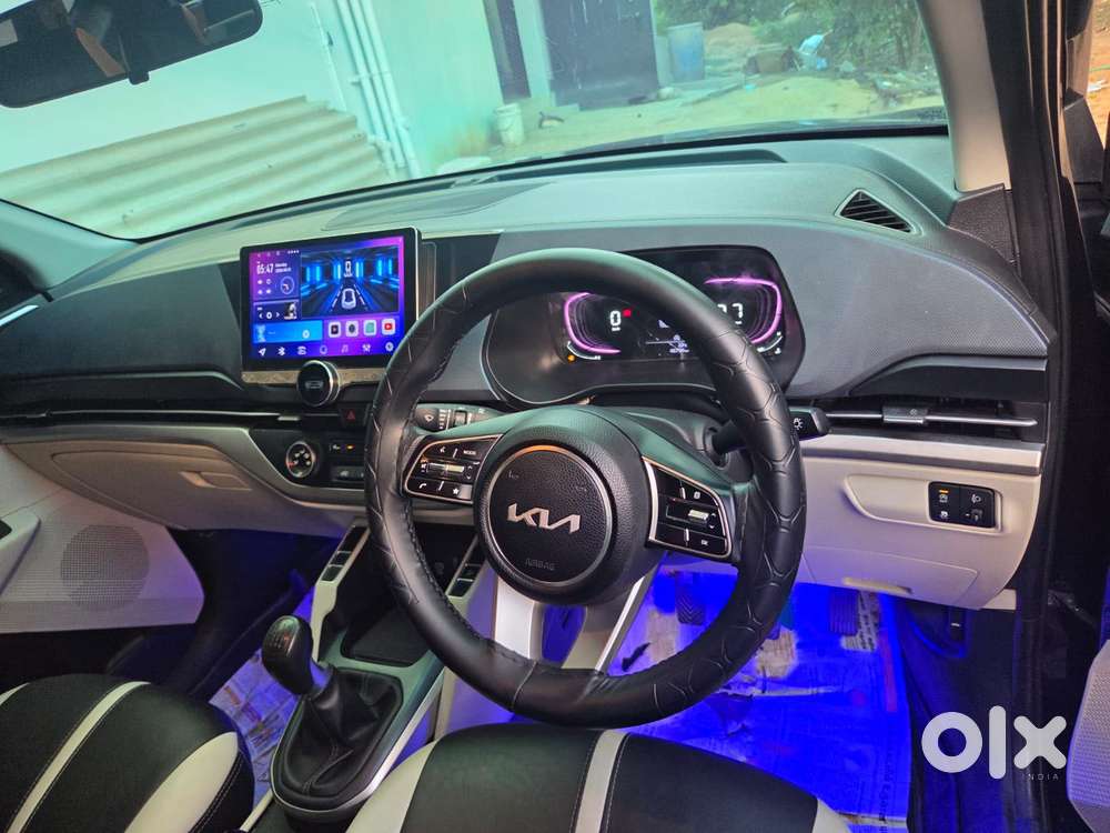Kia Carens G 1.5 6mt Premium (o) 7-seater, 2024, Petrol