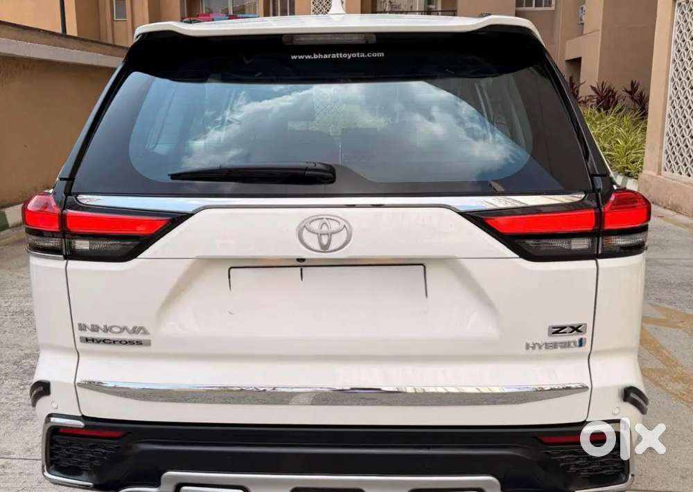 Innova Hycross Hybrid Zx 7star Petrol 1st Owner 36500km Runned
