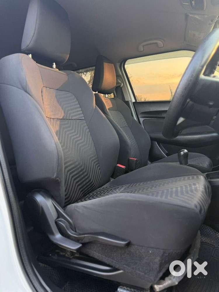 Maruti Suzuki Swift 2018 Vxi, 2023, Petrol