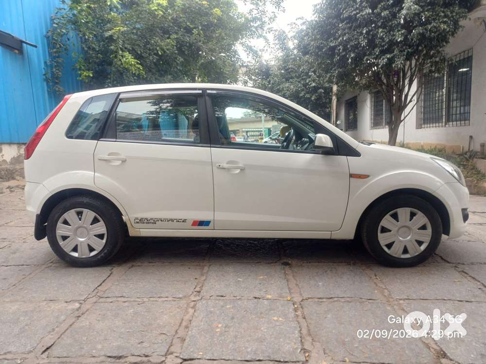 Ford Figo Petrol Titanium, 2012, Petrol
