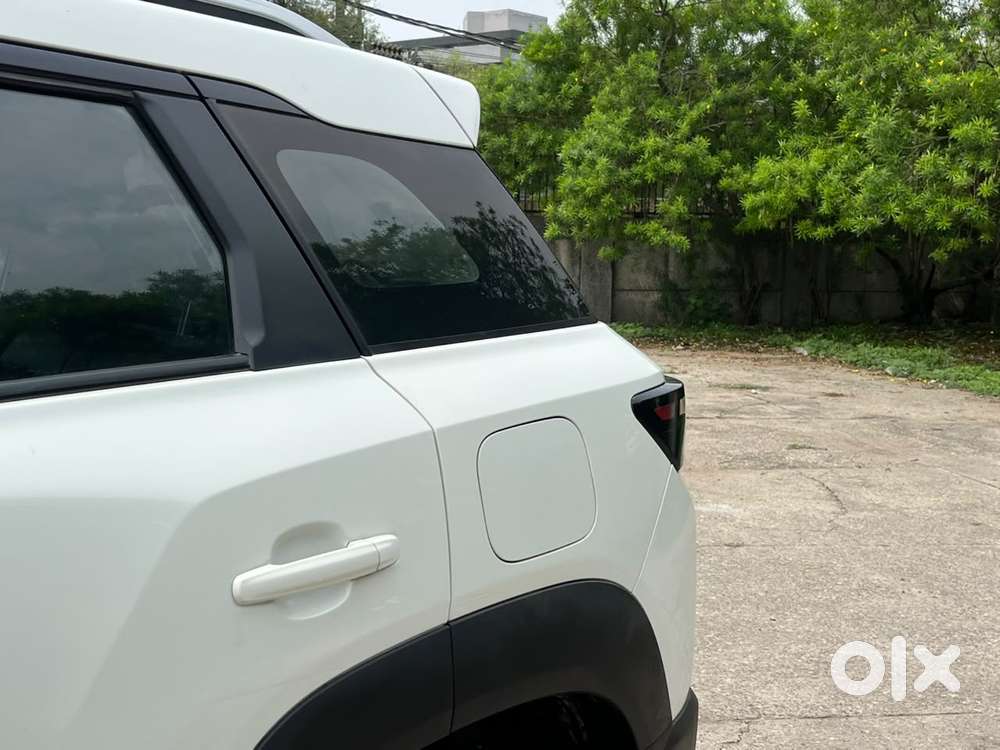 Maruti Suzuki Brezza 1.5 Zxi Smart Hybrid, 2023, Petrol