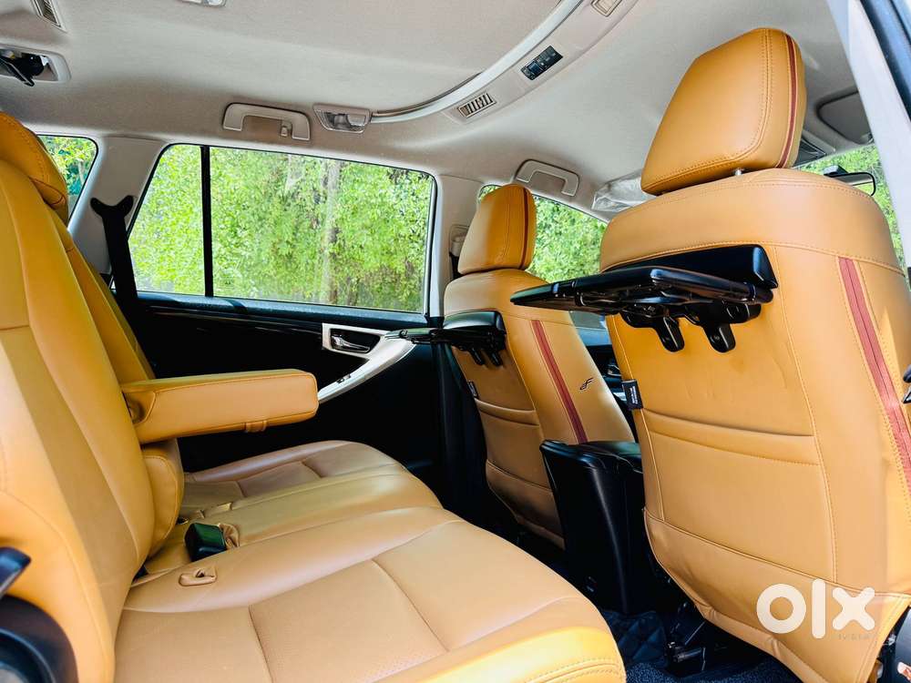 Toyota Innova Crysta 2.4 V 7 Str, 2022