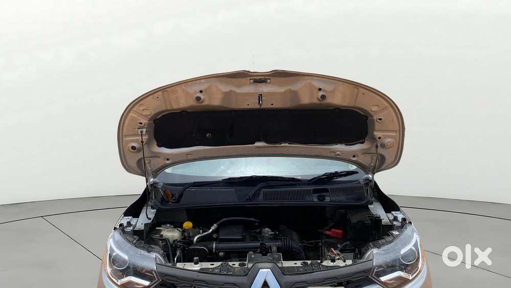 Renault Triber Rxl, 2023, Petrol