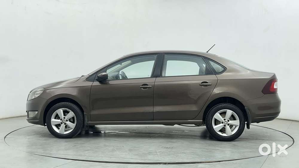 Skoda Rapid [ ] 1.5 Style Plus Tdi At, 2016, Diesel