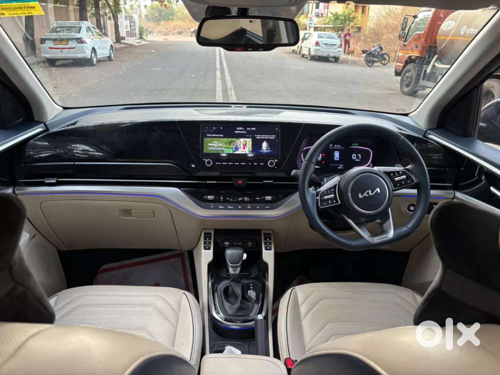 Kia Carens 1.4 Luxury Plus 6 Str, 2022, Petrol