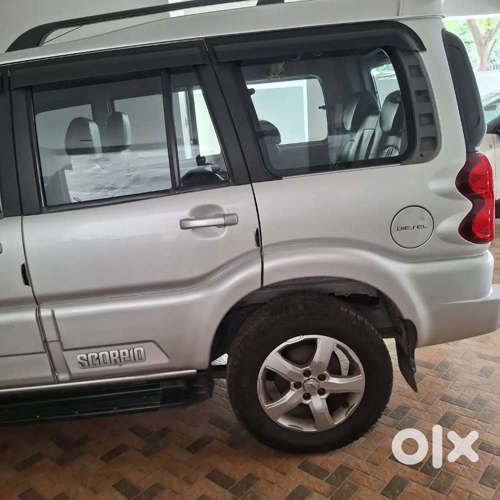 Mahindra Scorpio Classic 2018 S11 Top Model Car