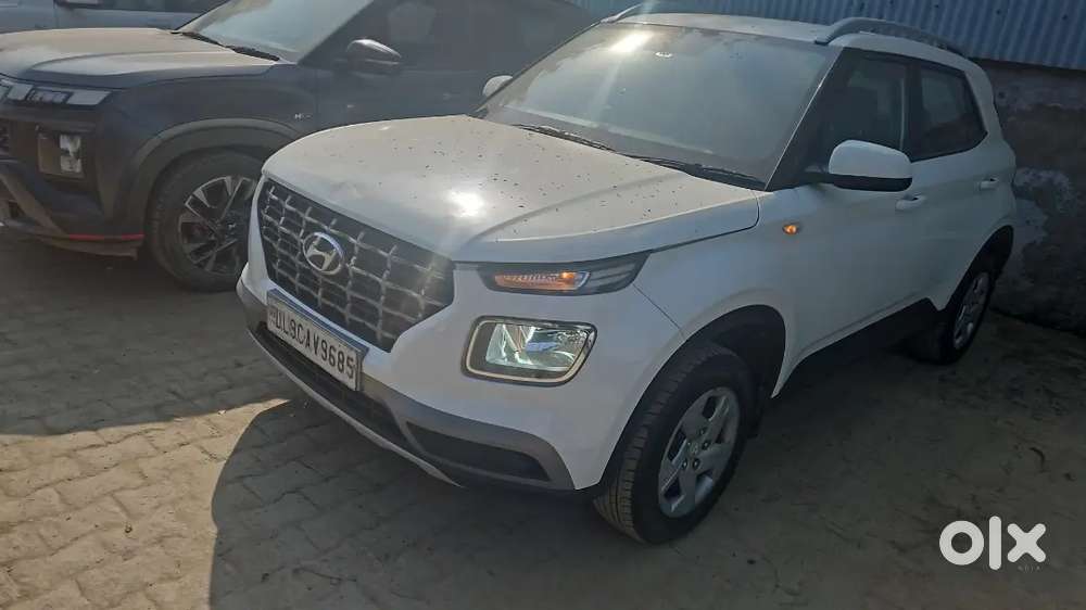 Hyundai Venue 2021 Cng & Hybrids 700000 Km Driven