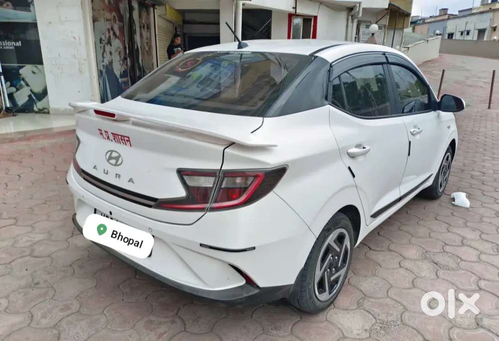 Hyundai Aura Sx Cng 2025