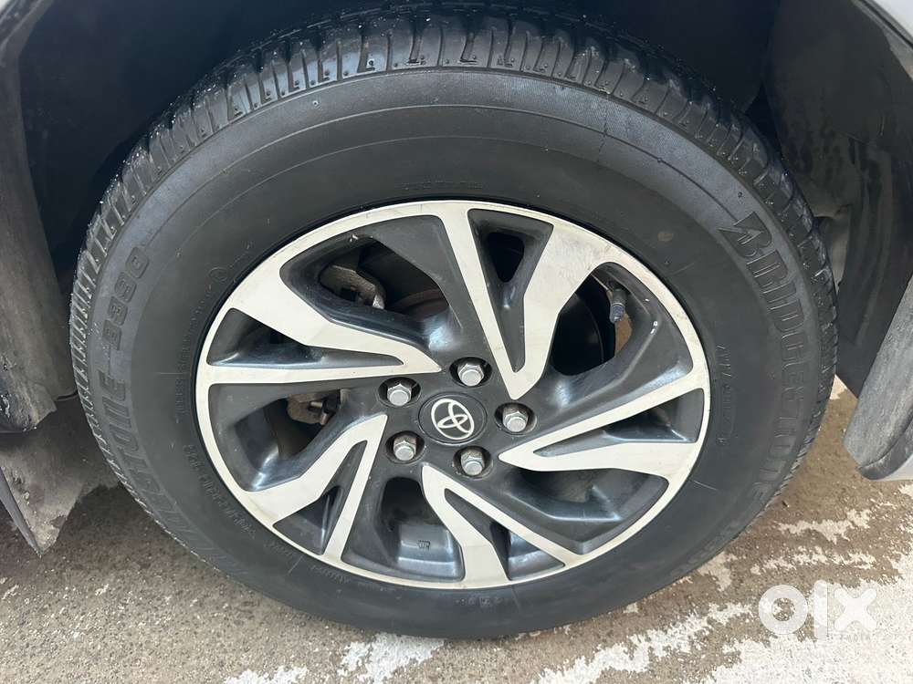 Toyota Innova Crysta [2020-ongoing] 2.4 Gx 8 Str, 2022, Diesel