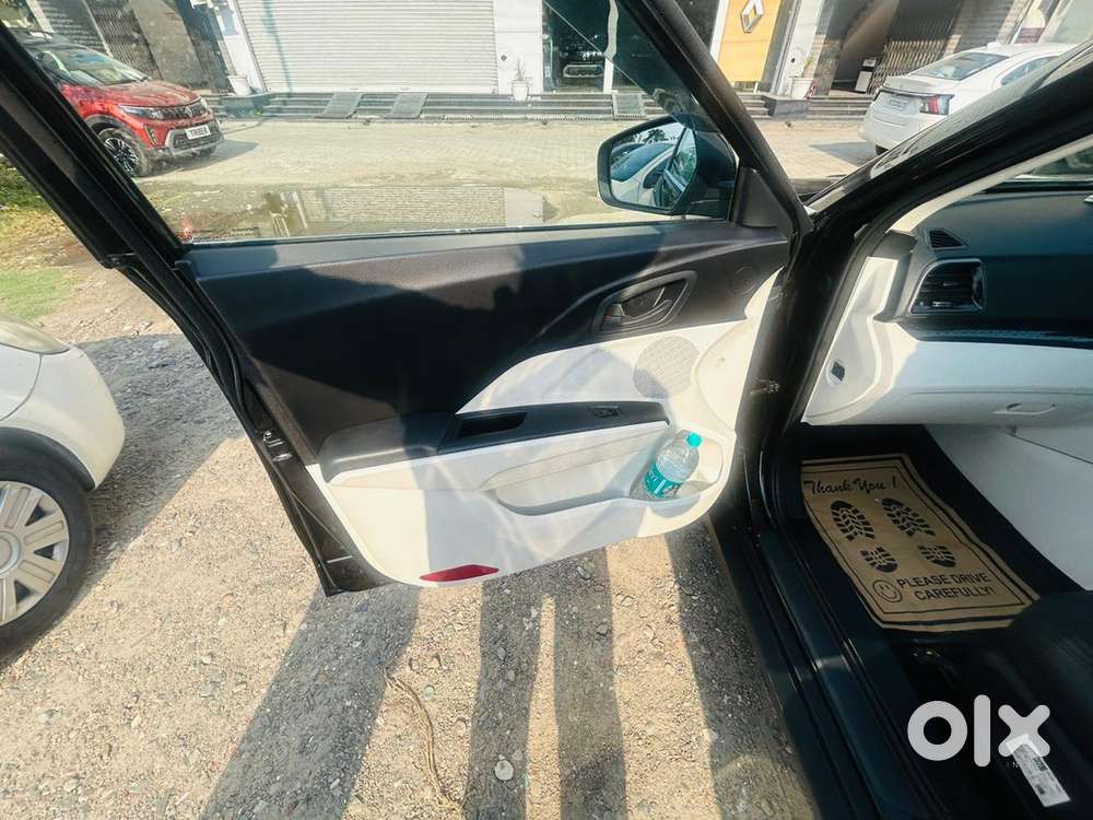 Mahindra Xuv 3xo Mx3 Petrol Manual 2025