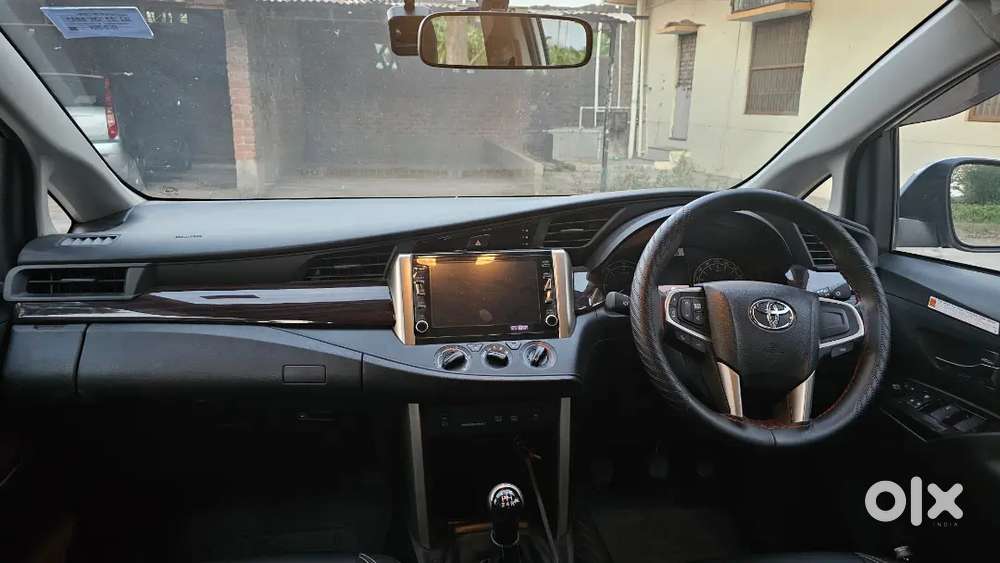 Toyota Innova Crysta 2024