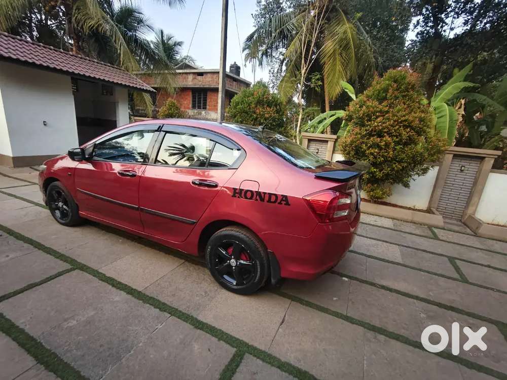 Low Km Driven  Cvt Automatic Honda City Company Maintained