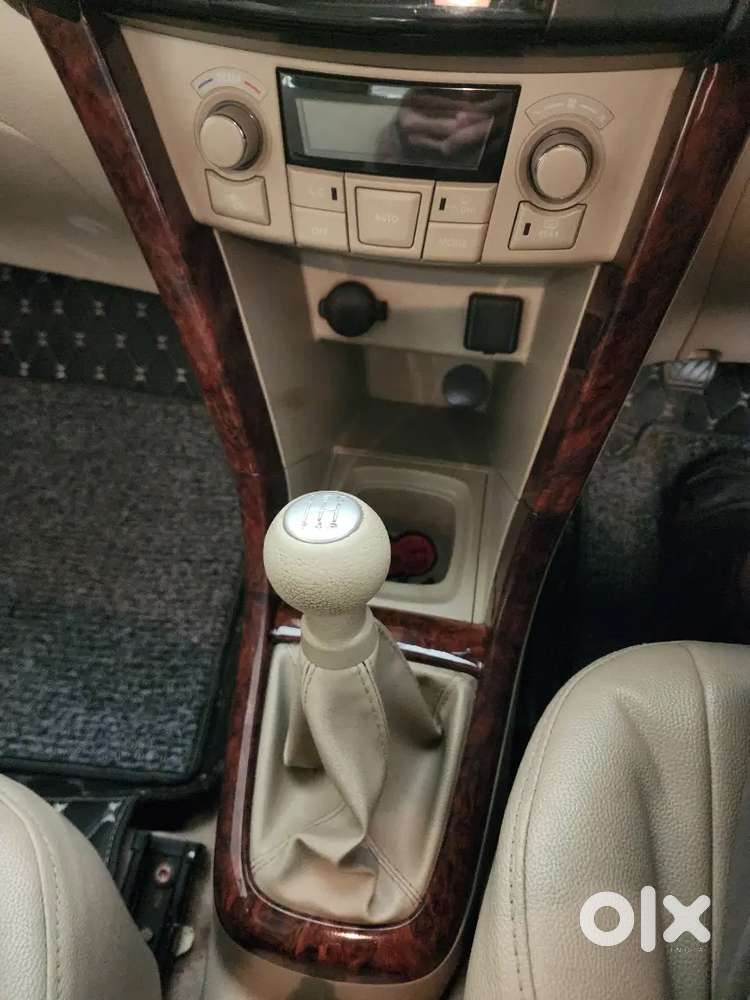 Maruti Suzuki Swift Dzire Zxi Petrol (2015) –well Maintained