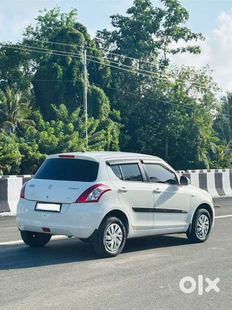Maruti Suzuki Swift Vxi + Manual, 2015, Petrol