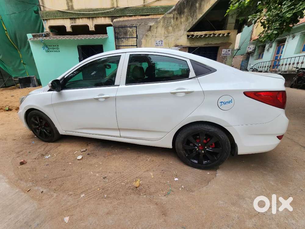Hyundai Verna 2011