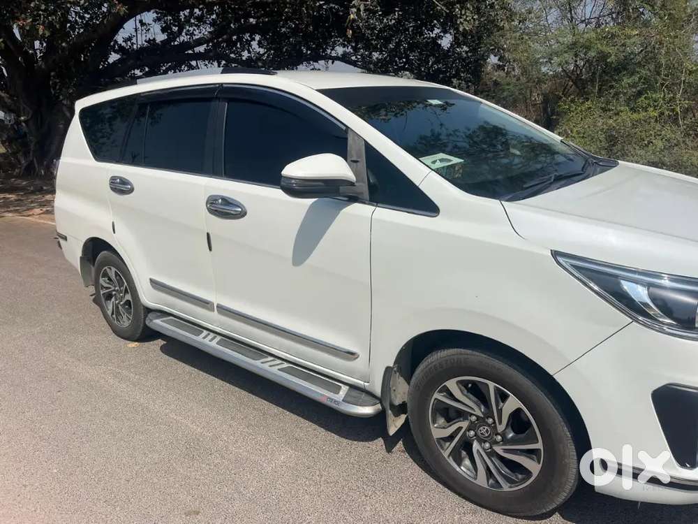 Innova Crysta 2.4 V 2021 Model