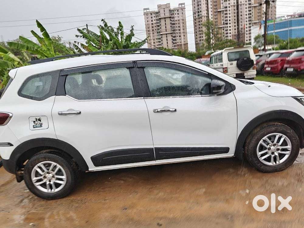 Renault Triber Rxz, 2022, Petrol