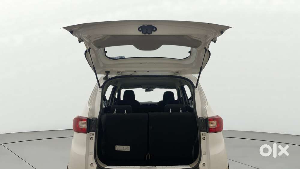 Renault Triber Rxz, 2022, Petrol