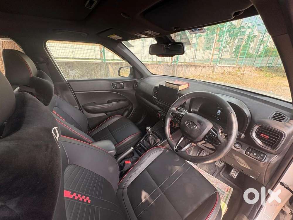 Hyundai Venue Petrol Manual 2024