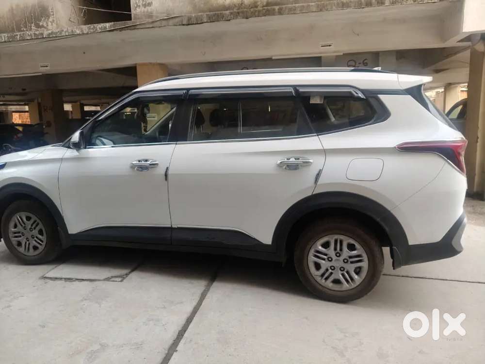 Kia Carens 2024 Petrol 4000 Km Driven