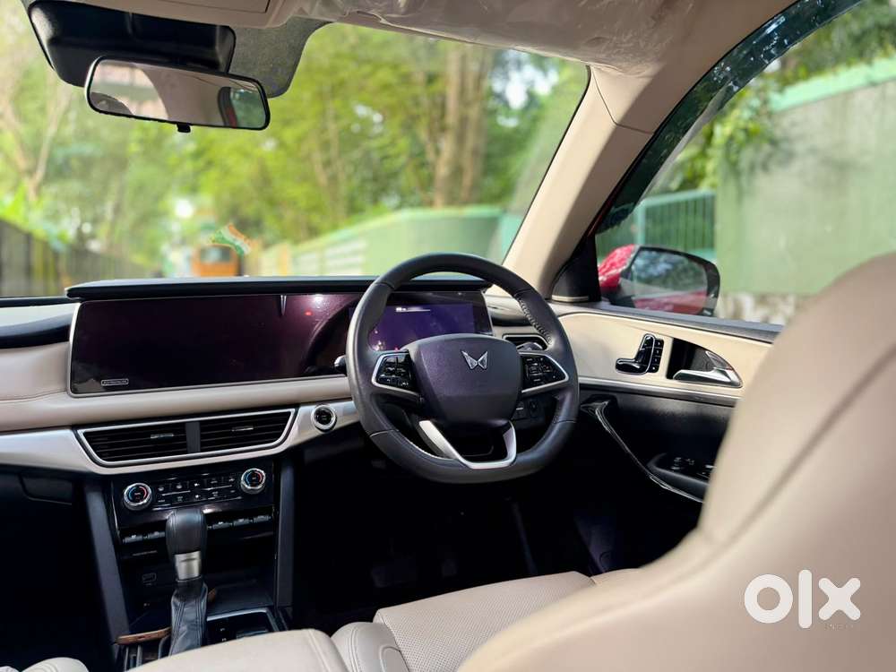 Mahindra Xuv700 2.2 Ax 7 Diesel At Luxury Pack Str, 2023, Diesel